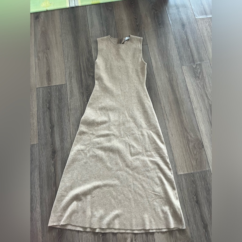 EUC Zara Midi beige dress